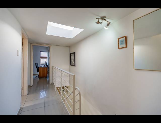 4 BEDROOM DUPLEX FOR SALE IN RESERVOIR HILLS
